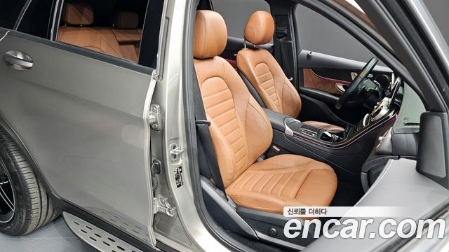 Mercedes-Benz GLC-Class 2022 — photo 12