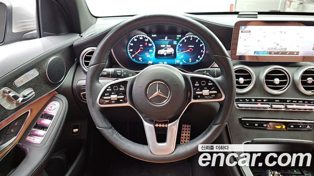 Mercedes-Benz GLC-Class 2022 — photo 13