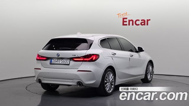 BMW 1-Series 2021 — photo 2