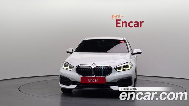 BMW 1-Series 2021 — photo 3