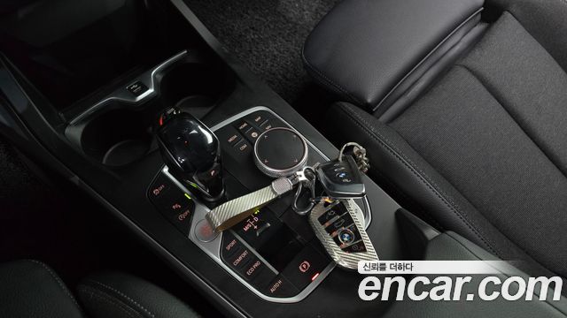 BMW 1-Series 2021 — photo 9