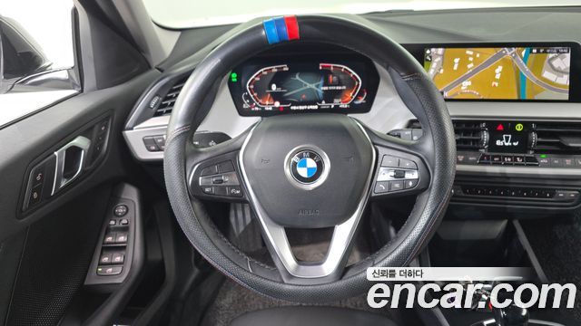 BMW 1-Series 2021 — photo 13