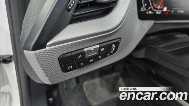 BMW 1-Series 2021 — photo 17