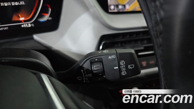 BMW 1-Series 2021 — photo 18