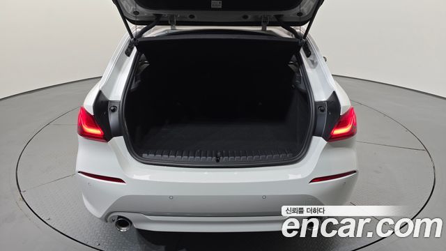 BMW 1-Series 2021 — photo 20