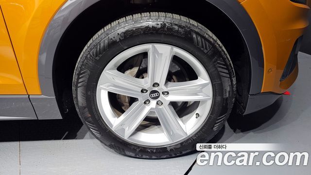 Audi Q8 2021 — photo 5
