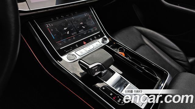 Audi Q8 2021 — photo 9