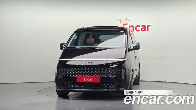 Hyundai Staria 2023 — photo 3