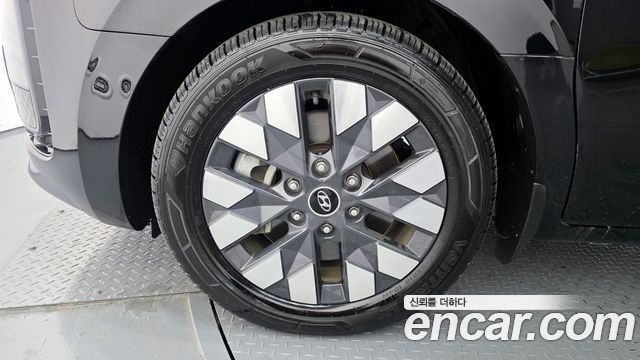 Hyundai Staria 2023 — photo 5