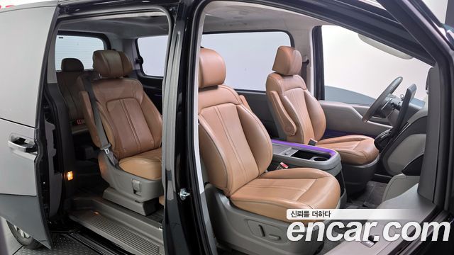Hyundai Staria 2023 — photo 12