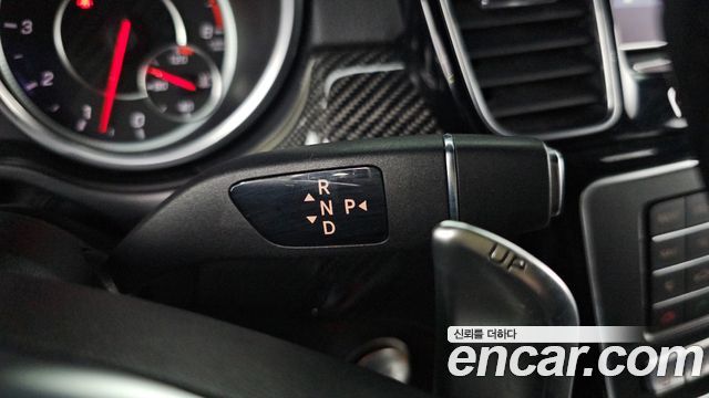 Mercedes-Benz GLE-Class 2016 — photo 9
