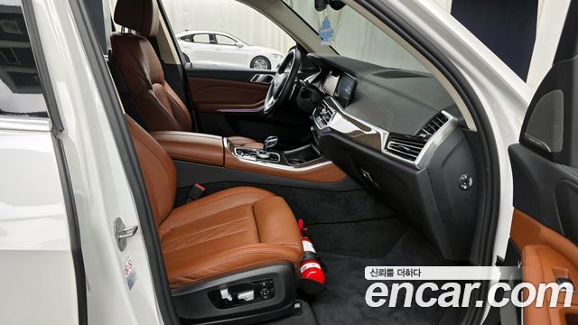 BMW X5 2022 — photo 11