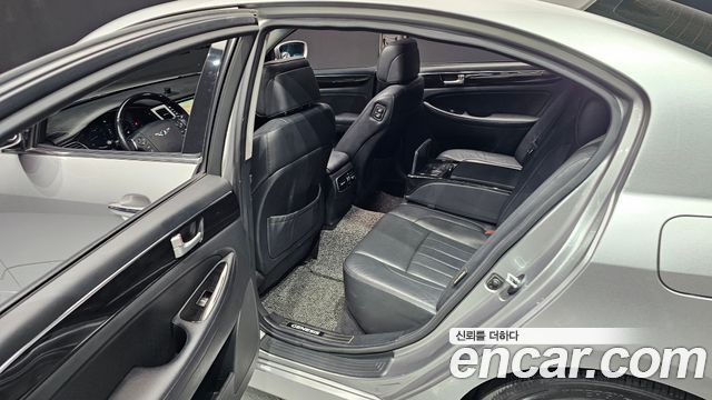 Hyundai Genesis 2012 — photo 10