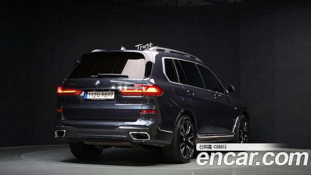 BMW X7 2022 — photo 2