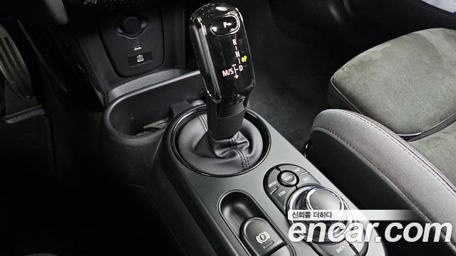 Mini Cooper 2023 — photo 9