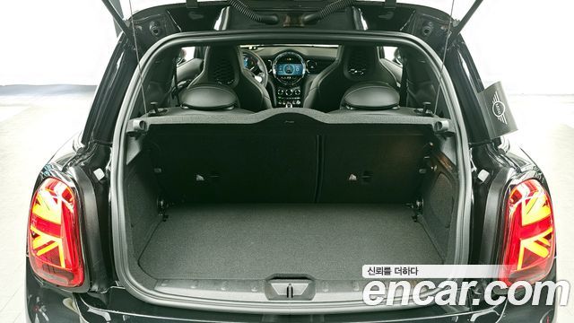 Mini Cooper 2023 — photo 20