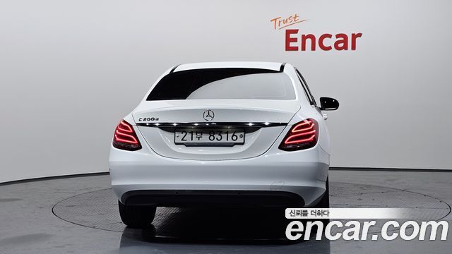 Mercedes-Benz C-Class 2017 — photo 4