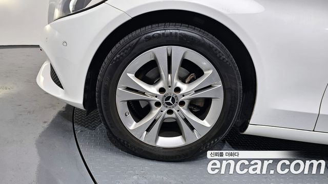 Mercedes-Benz C-Class 2017 — photo 5