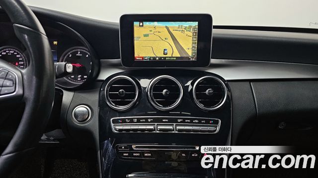 Mercedes-Benz C-Class 2017 — photo 14