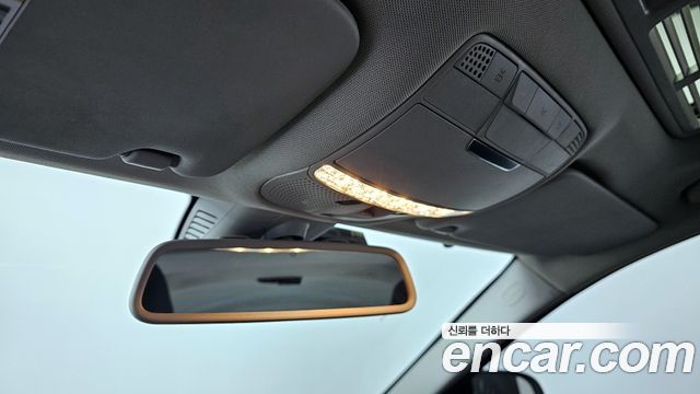 Mercedes-Benz C-Class 2017 — photo 16