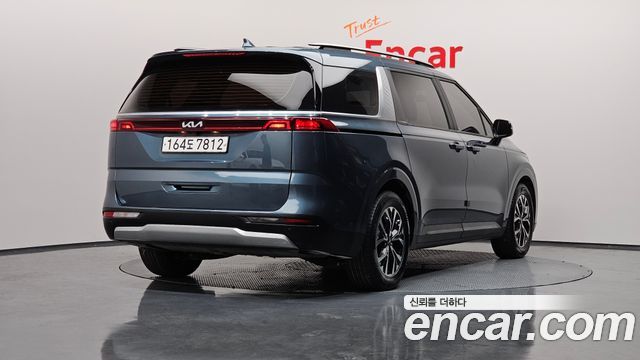 Kia Canival 2022 — photo 2