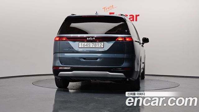 Kia Canival 2022 — photo 4
