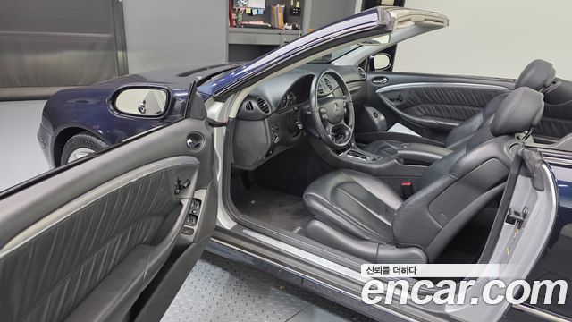 Mercedes-Benz CLK-Class 2005 — photo 10