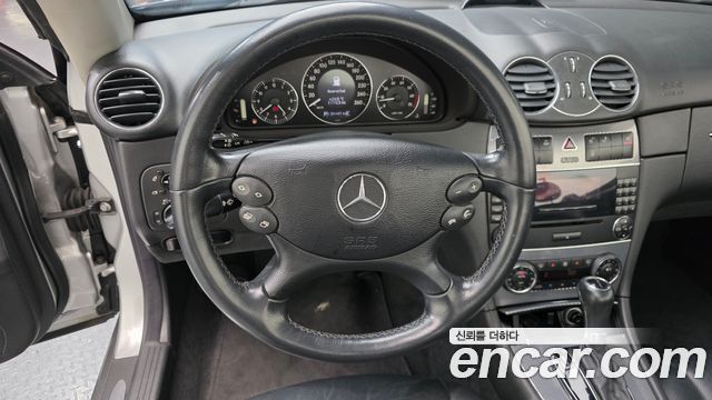 Mercedes-Benz CLK-Class 2005 — photo 13