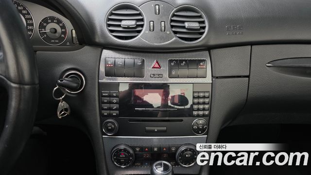 Mercedes-Benz CLK-Class 2005 — photo 17