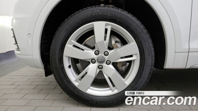Audi Q5 2020 — photo 5