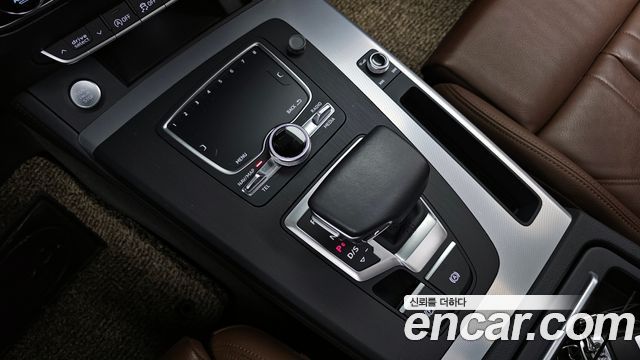 Audi Q5 2020 — photo 9