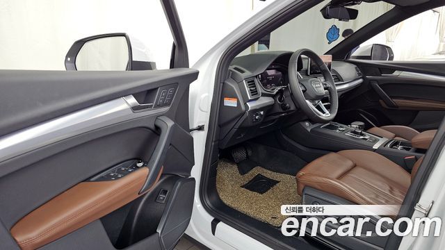 Audi Q5 2020 — photo 10