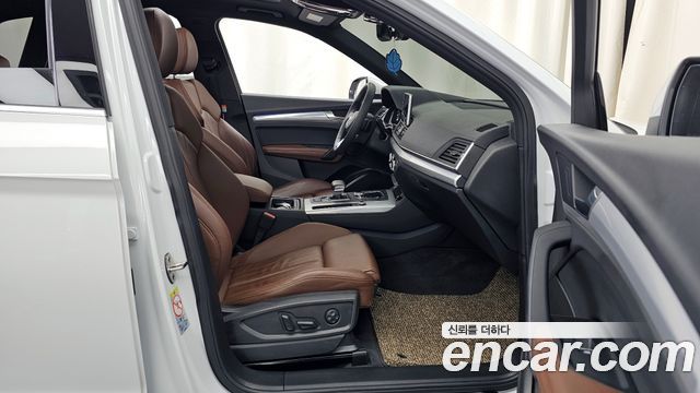 Audi Q5 2020 — photo 11