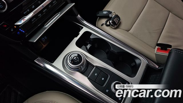 Ford Explorer 2022 — photo 9