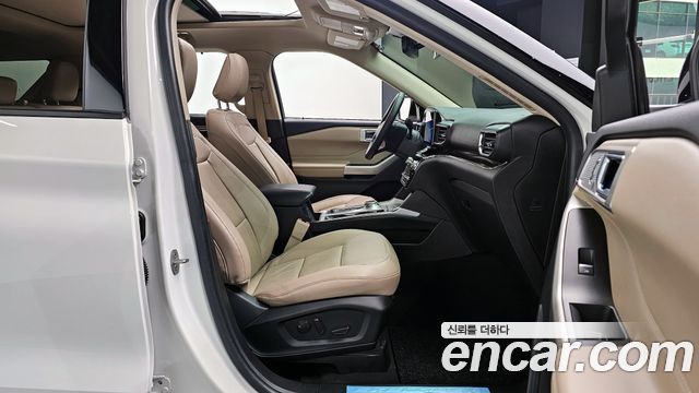 Ford Explorer 2022 — photo 10