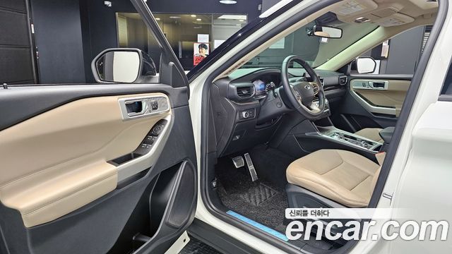 Ford Explorer 2022 — photo 11