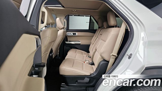 Ford Explorer 2022 — photo 12