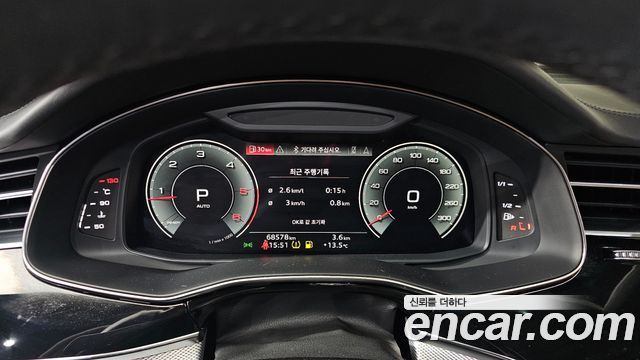Audi Q8 2021 — photo 8