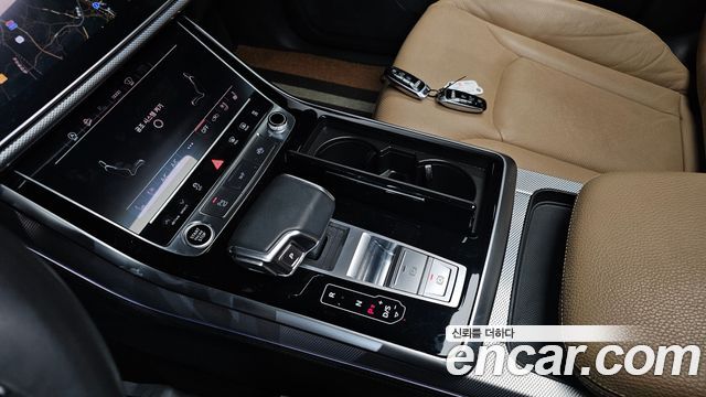 Audi Q8 2021 — photo 9