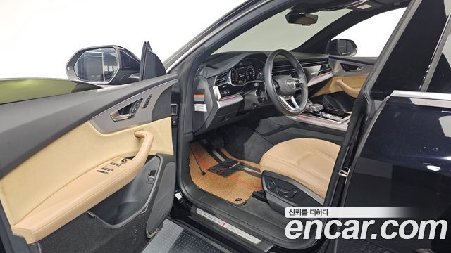 Audi Q8 2021 — photo 10