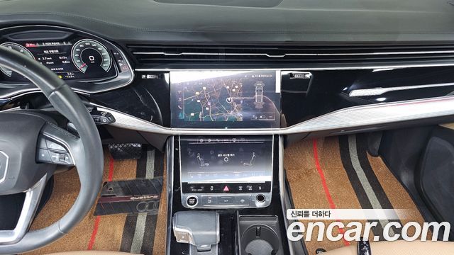 Audi Q8 2021 — photo 14