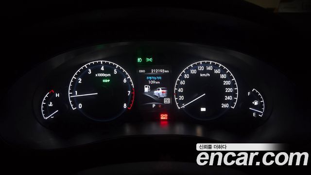 Hyundai Genesis 2012 — photo 8