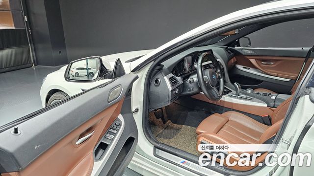 BMW 6-Series 2018 — photo 11