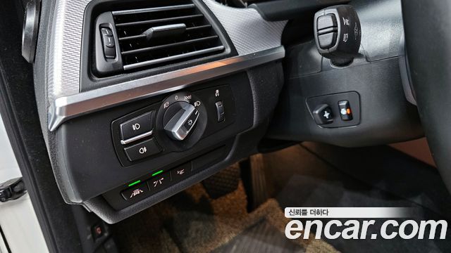 BMW 6-Series 2018 — photo 16