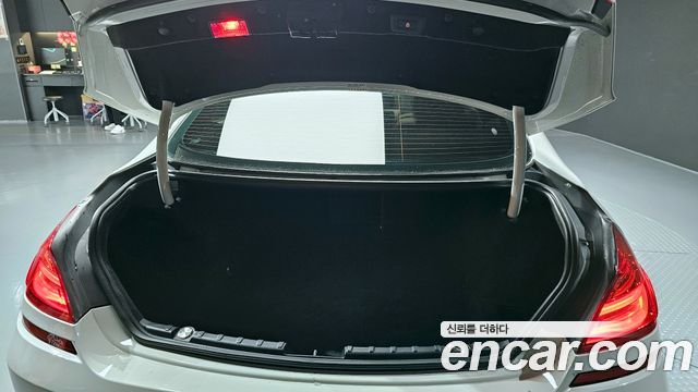 BMW 6-Series 2018 — photo 20