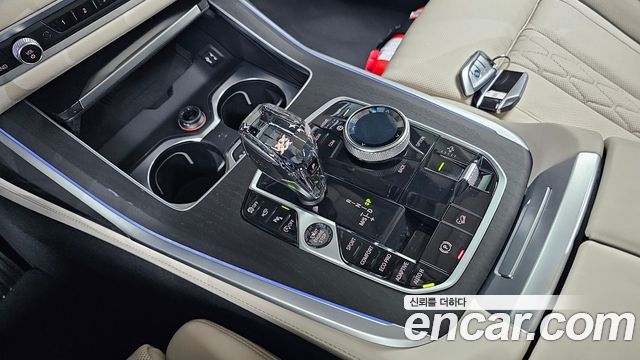 BMW X7 2021 — photo 9