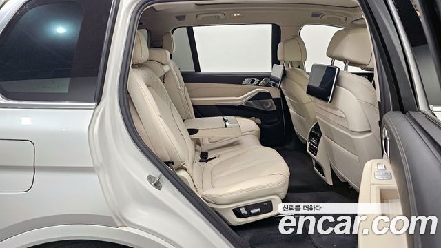 BMW X7 2021 — photo 11