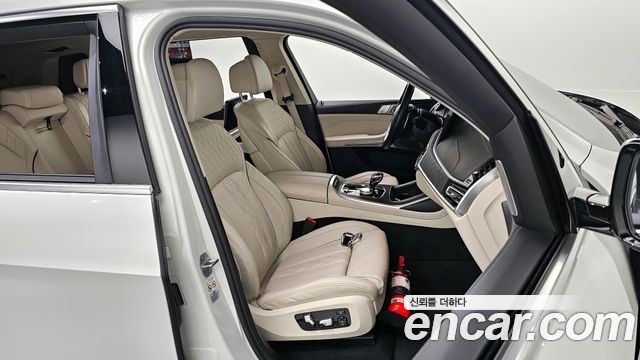 BMW X7 2021 — photo 12