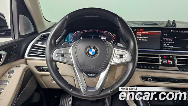 BMW X7 2021 — photo 16
