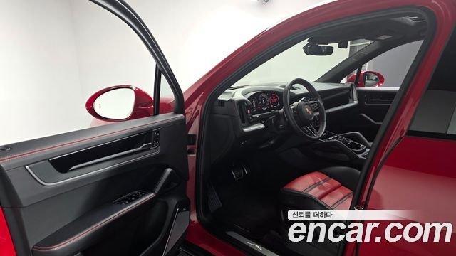 Porsche Cayenne 2025 — photo 12